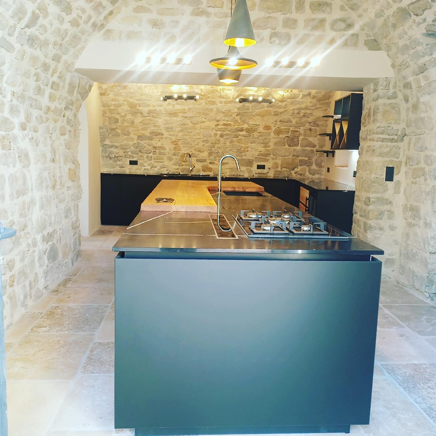 cuisine renove entierement en pierre